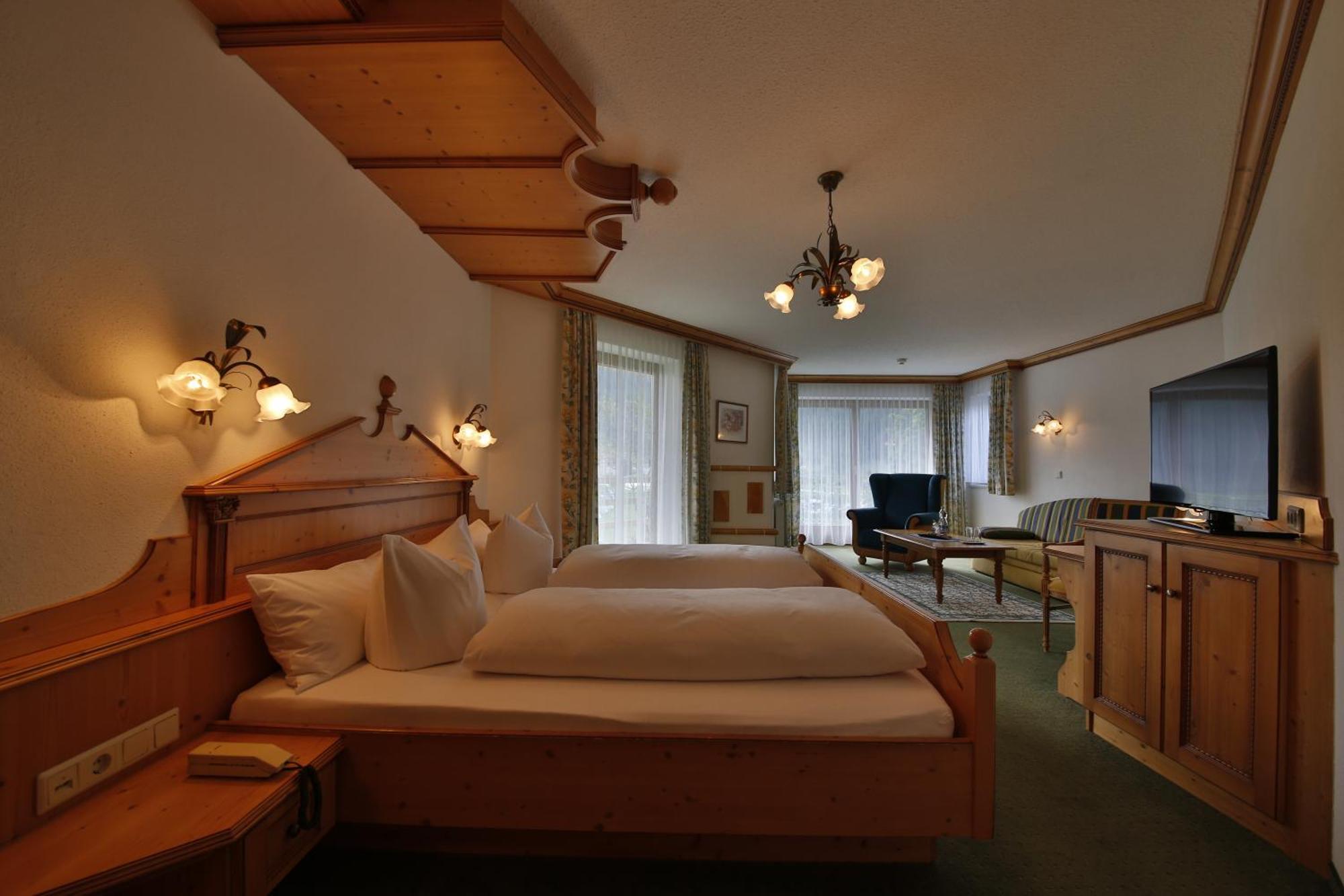 Romantik & Der Laterndl Hof 4*