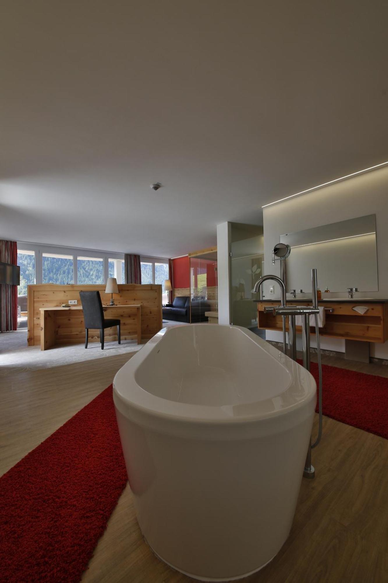 Romantik & Der Laterndl Hof 4*